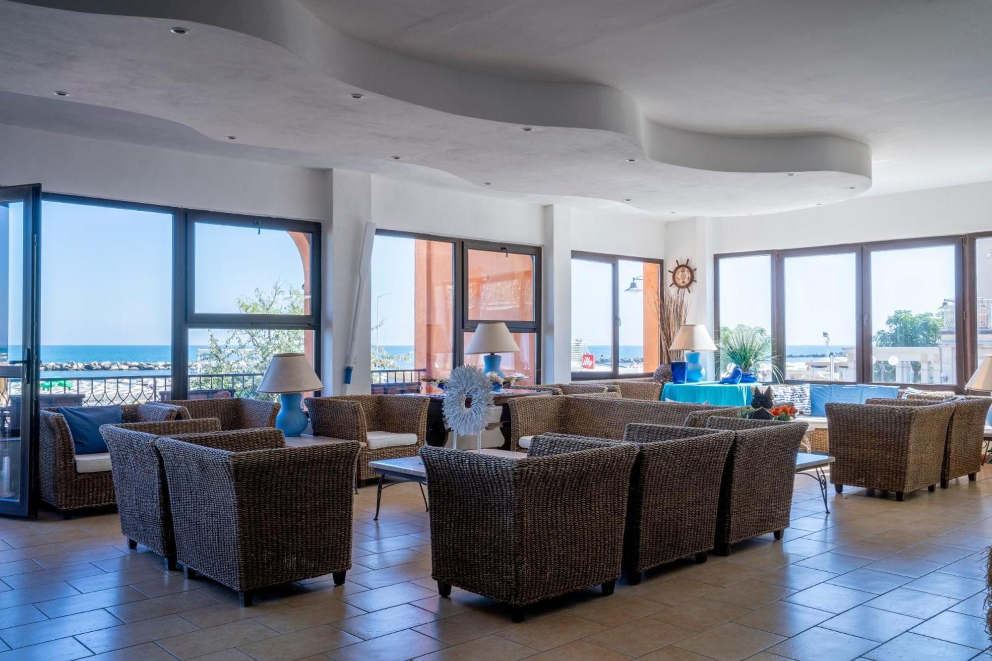 Hotel Giorgetti Orange เบลลาเรีย-อีเจอา มารีนา ภายนอก รูปภาพ